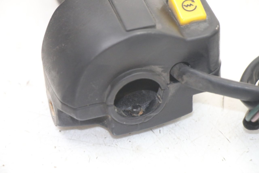 photo de PRZEŁĄCZNIK PRAWY PEUGEOT KISBEE 2T 50 (2010 - 2017) - Zbliżenie techniczne