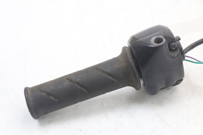 photo de PRZEŁĄCZNIK PRAWY PEUGEOT LUDIX 50 (2005 - 2007) - Punkty mocowania