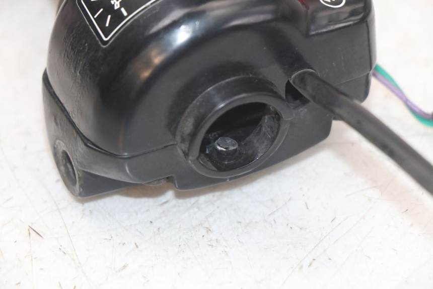 photo de PRZEŁĄCZNIK PRAWY PEUGEOT LUDIX 50 (2005 - 2007) - Część sprawdzona