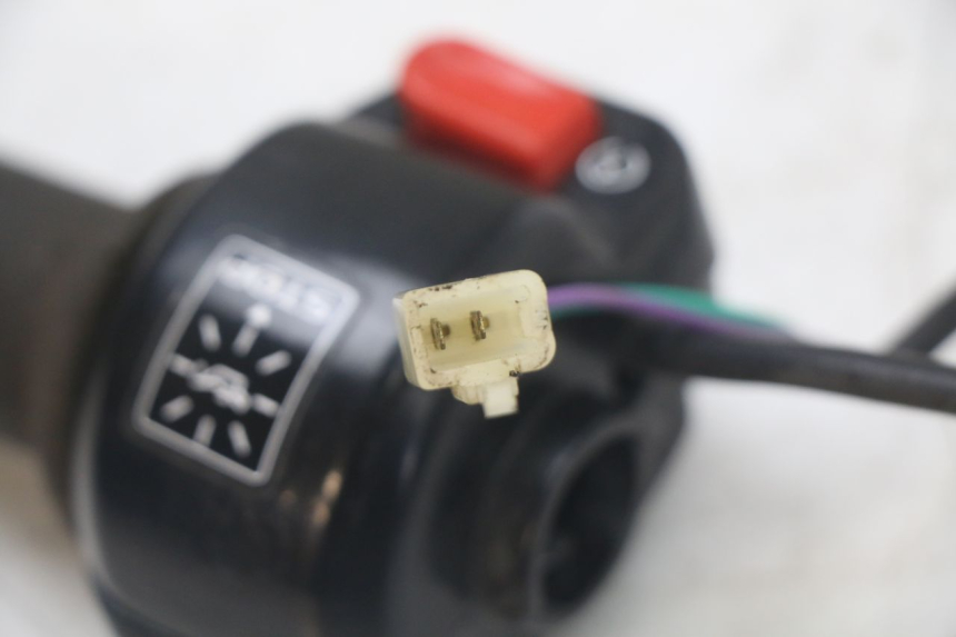 photo de PRZEŁĄCZNIK PRAWY PEUGEOT LUDIX 50 (2005 - 2007) - Oznaczenia i referencje