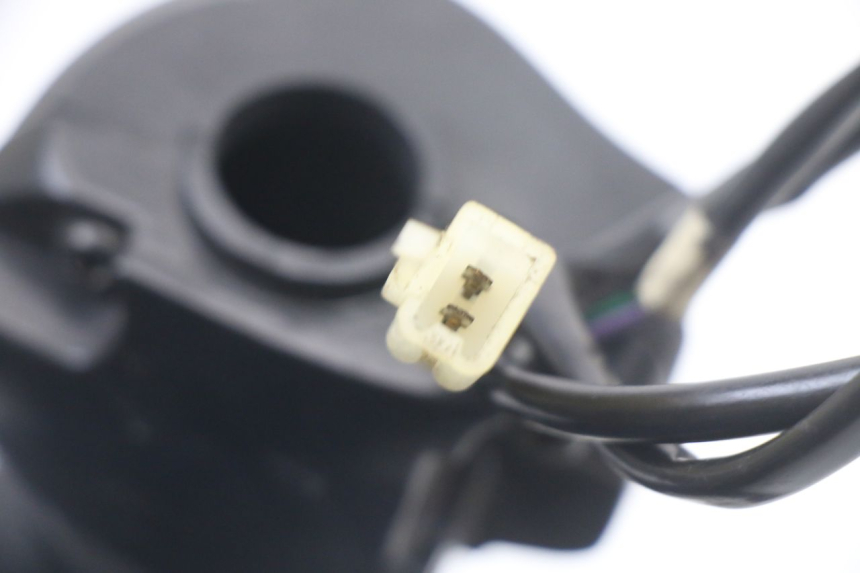 photo de PRZEŁĄCZNIK PRAWY PEUGEOT TREKKER TKR 50 (2005 - 2014) - Punkty mocowania