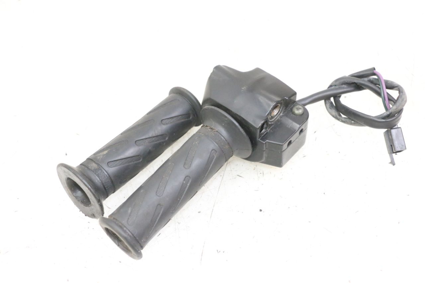 photo de PRZEŁĄCZNIK PRAWY PEUGEOT VIVACITY 125 (2010 - 2017) - Szczegół części