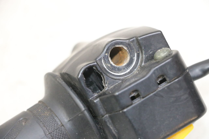 photo de PRZEŁĄCZNIK PRAWY PEUGEOT VIVACITY 125 (2010 - 2017) - Zoom stanu zużycia