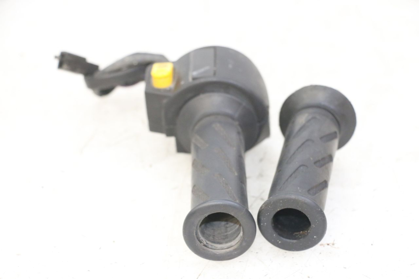 photo de PRZEŁĄCZNIK PRAWY PEUGEOT VIVACITY 125 (2010 - 2017) - Punkty mocowania