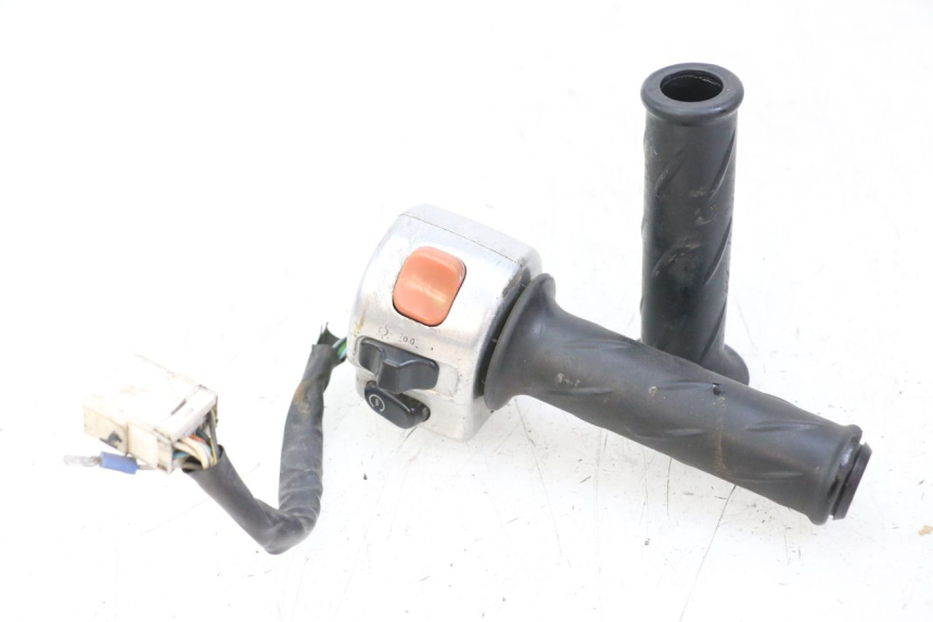 photo de PRZEŁĄCZNIK PRAWY PIAGGIO BEVERLY 125 (1998 - 2005) - Widok główny