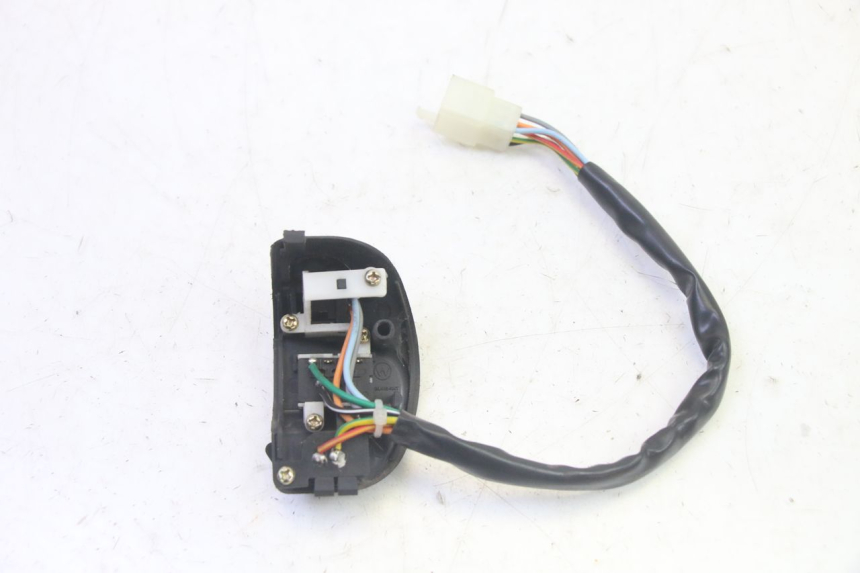 photo de PRZEŁĄCZNIK PRAWY EFUN PUSA 1 - Zbliżenie techniczne