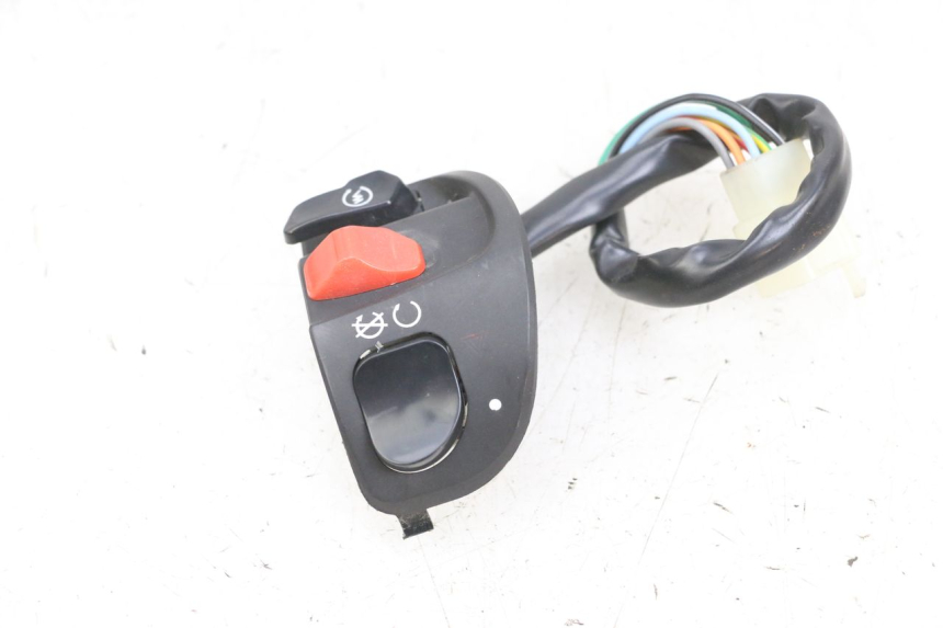 photo de PRZEŁĄCZNIK PRAWY EFUN PUSA 1 - Zbliżenie techniczne