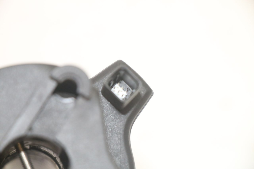 photo de PRZEŁĄCZNIK PRAWY BMW R GS 1250 (2021 - 2024) - Stan powierzchni