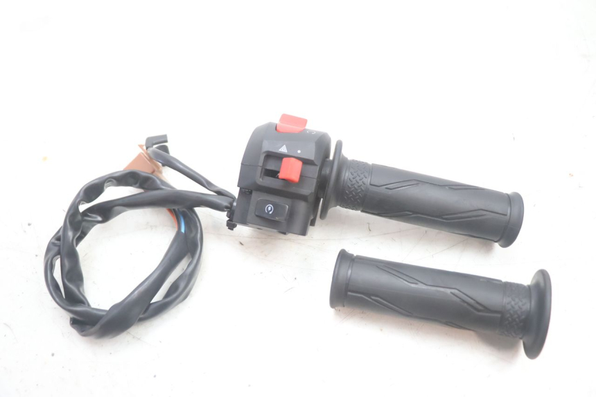 photo de PRAWA PRZEŁĄCZNIK JM MOTORS R-MAX TECH 50 (2024 - 2026) - Widok główny