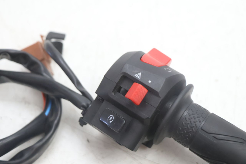photo de PRAWA PRZEŁĄCZNIK JM MOTORS R-MAX TECH 50 (2024 - 2026) - Szczegół części