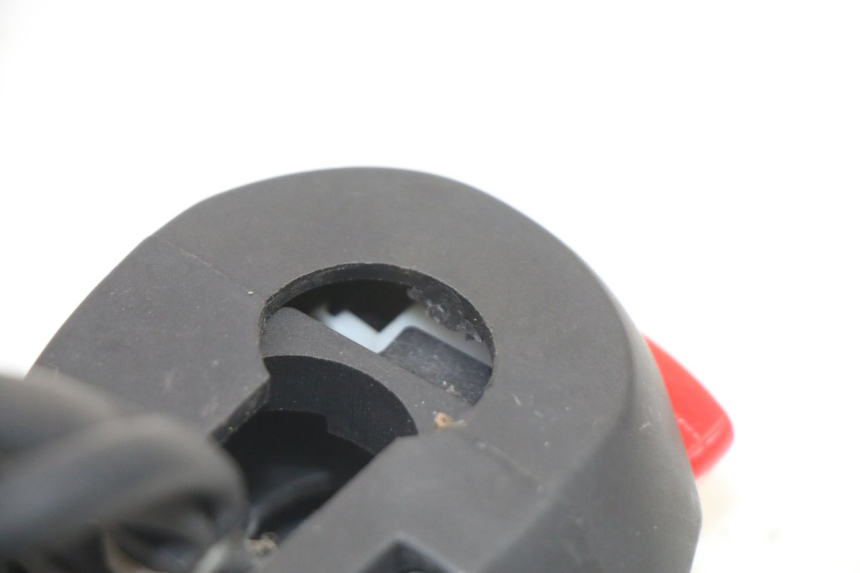 photo de PRZEŁĄCZNIK PRAWY MAG POWER R-STREET 50 (2016 - 2025) - Punkty mocowania