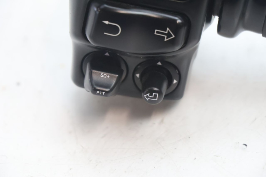 photo de PRAWA PRZEŁĄCZNIK HARLEY DAVIDSON ROAD GLIDE FLTRXSE 1920 (2018 - 2022) - Inny kąt widzenia