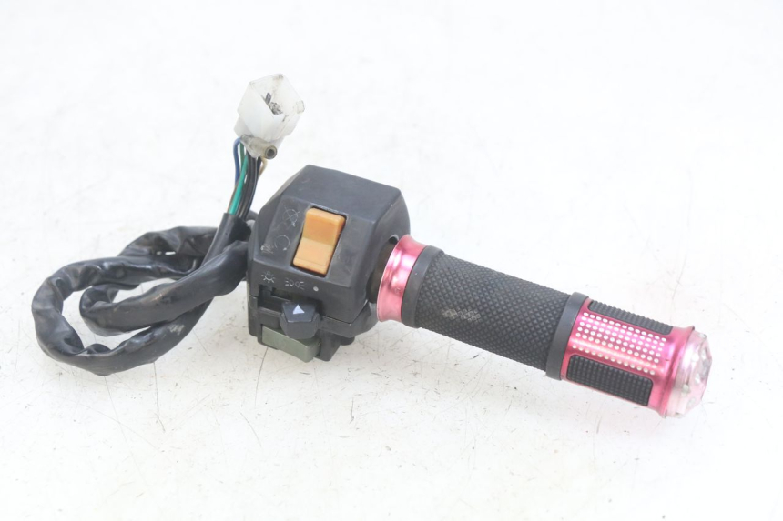 photo de PRZEŁĄCZNIK PRAWY YAMASAKI ROADSTER 50 (2013 - 2018) - Widok główny