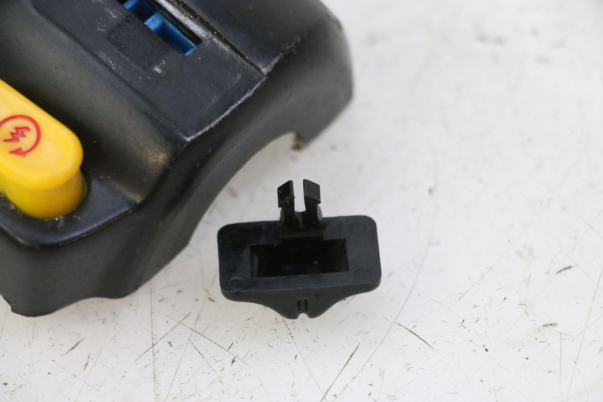 photo de PRZEŁĄCZNIK PRAWY PGO RODOSHOW 2T 50 (2003 - 2007) - Inny kąt widzenia