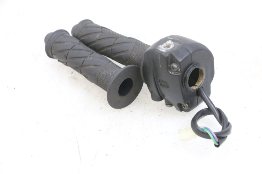 photo de PRZEŁĄCZNIK PRAWY TNT MOTOR ROMA 10' 4T 50 (2019 - 2022) - Widok ogólny