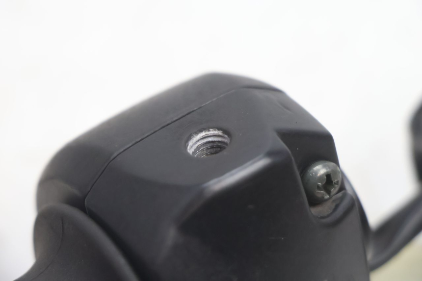 photo de PRZEŁĄCZNIK PRAWY TNT MOTOR ROMA 12' 2T 50 (2007 - 2018) - Zbliżenie techniczne