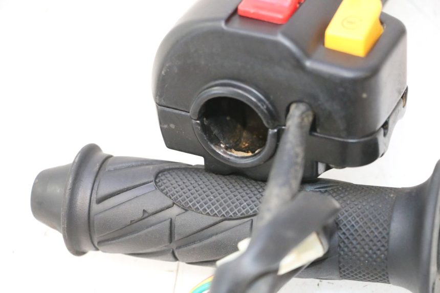 photo de PRZEŁĄCZNIK PRAWY TNT MOTOR ROMA 12' 2T 50 (2007 - 2018) - Zoom stanu zużycia