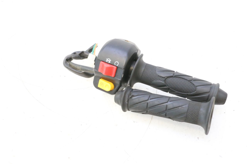 photo de PRZEŁĄCZNIK PRAWY TNT MOTOR ROMA 12' 2T 50 (2007 - 2018) - Zbliżenie techniczne