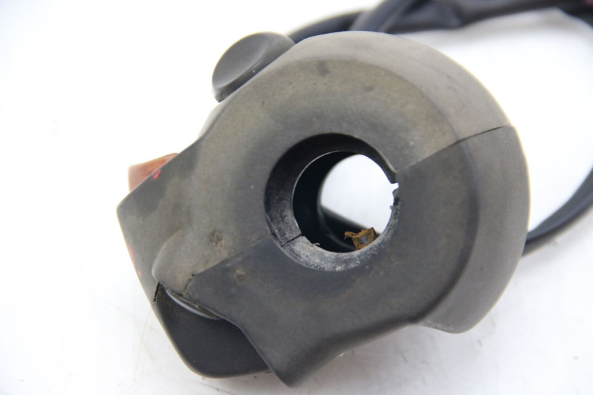 photo de PRZEŁĄCZNIK PRAWY PEUGEOT SATELIS COMPRESSOR K15 125 (2006 - 2009) - Zoom stanu zużycia