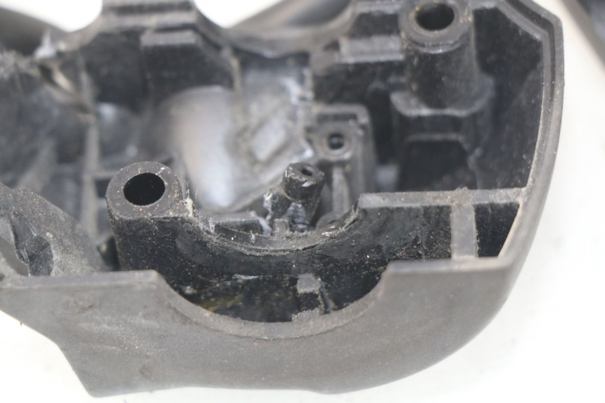 photo de PRZEŁĄCZNIK PRAWY PEUGEOT SATELIS 300 (2012 - 2015) - Inny kąt widzenia