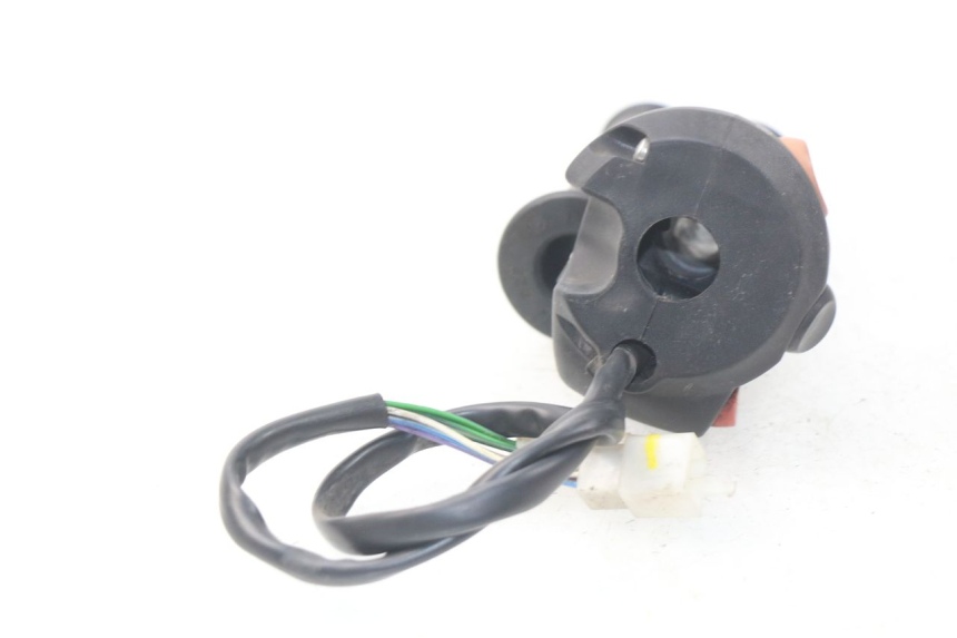 photo de PRZEŁĄCZNIK PRAWY PEUGEOT SATELIS 300 (2012 - 2015) - Stan powierzchni