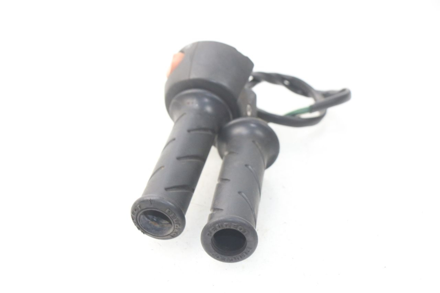 photo de PRZEŁĄCZNIK PRAWY PEUGEOT SATELIS 300 (2012 - 2015) - Część sprawdzona