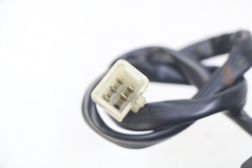 photo de PRZEŁĄCZNIK PRAWY PEUGEOT SATELIS 125 (2010 - 2012) - Zbliżenie techniczne