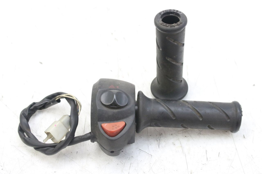 photo de PRZEŁĄCZNIK PRAWY PEUGEOT SATELIS 125 (2010 - 2012) - Widok główny