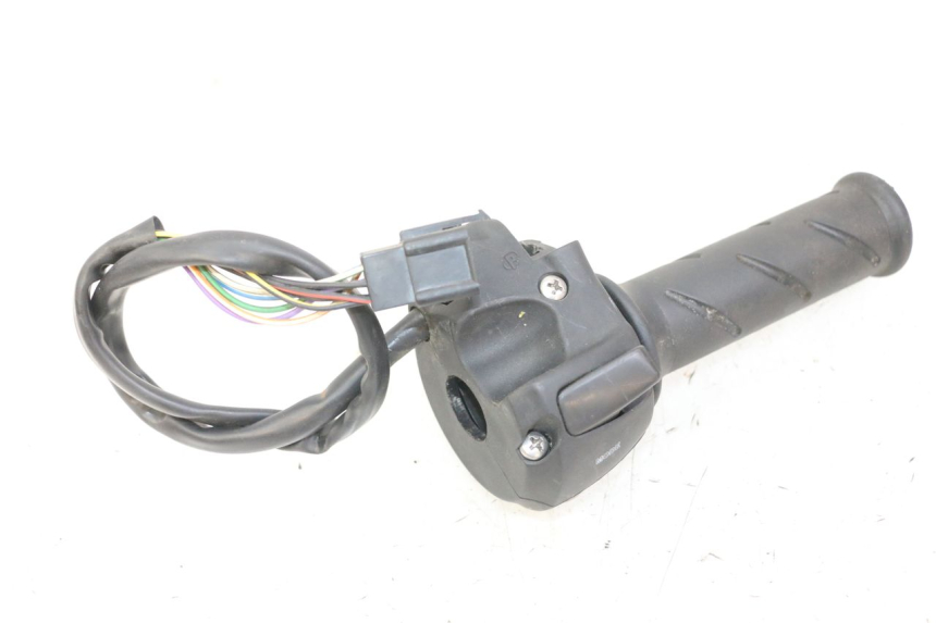 photo de PRZEŁĄCZNIK PRAWY PEUGEOT SATELIS 125 (2013 - 2018) - Widok ogólny