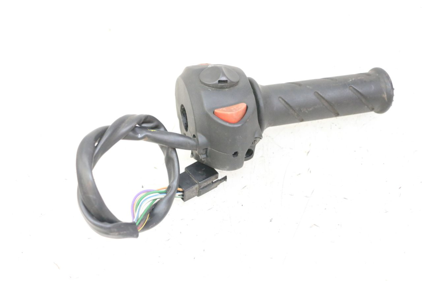 photo de PRZEŁĄCZNIK PRAWY PEUGEOT SATELIS 125 (2013 - 2018) - Punkty mocowania