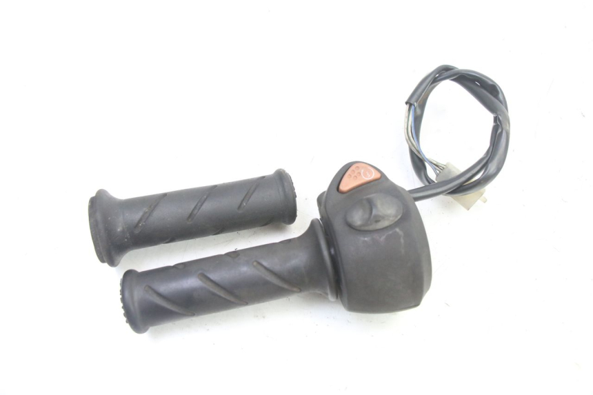 photo de PRZEŁĄCZNIK PRAWY PEUGEOT SATELIS 250 (2006 - 2012) - Zoom stanu zużycia