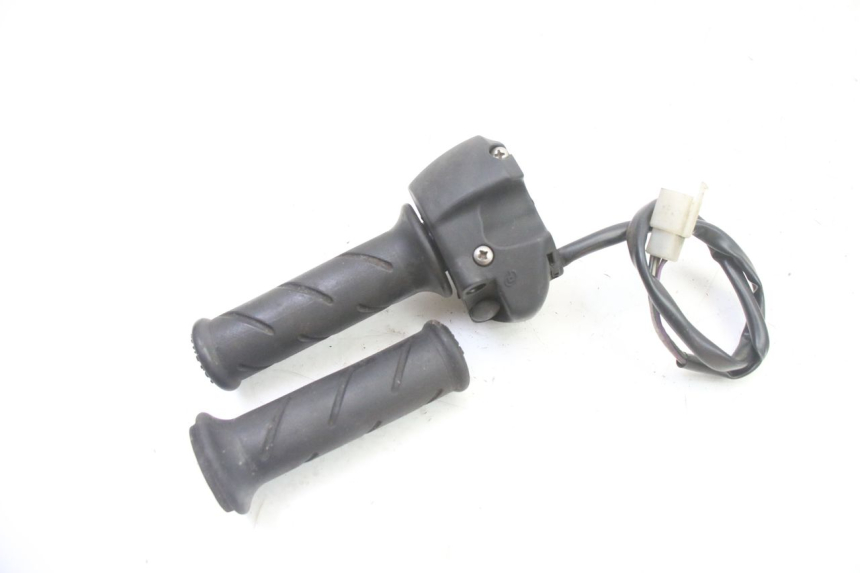 photo de PRZEŁĄCZNIK PRAWY PEUGEOT SATELIS 250 (2006 - 2012) - Inny kąt widzenia