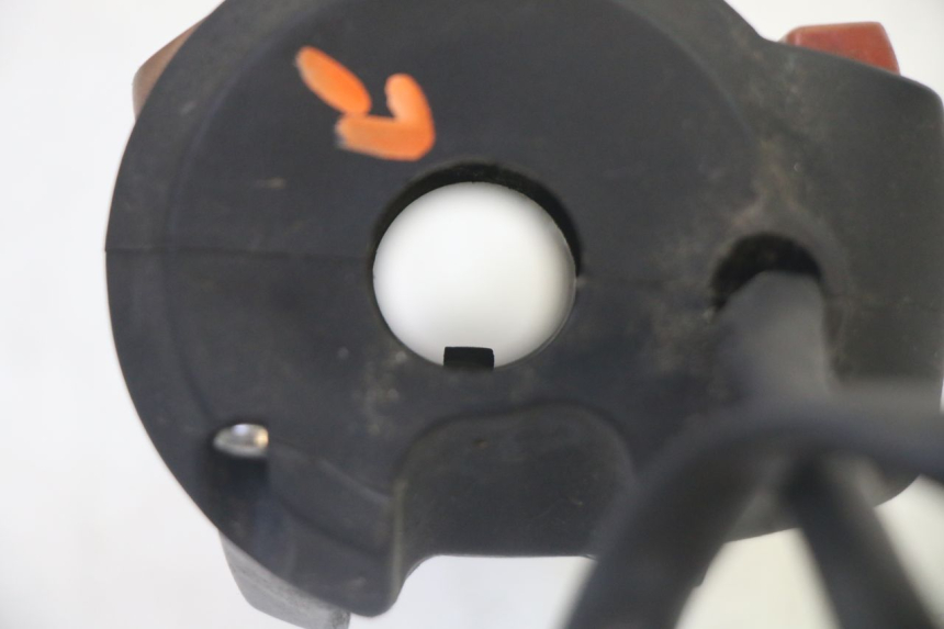 photo de PRZEŁĄCZNIK PRAWY PEUGEOT SATELIS 125 (2013 - 2018) - Punkty mocowania