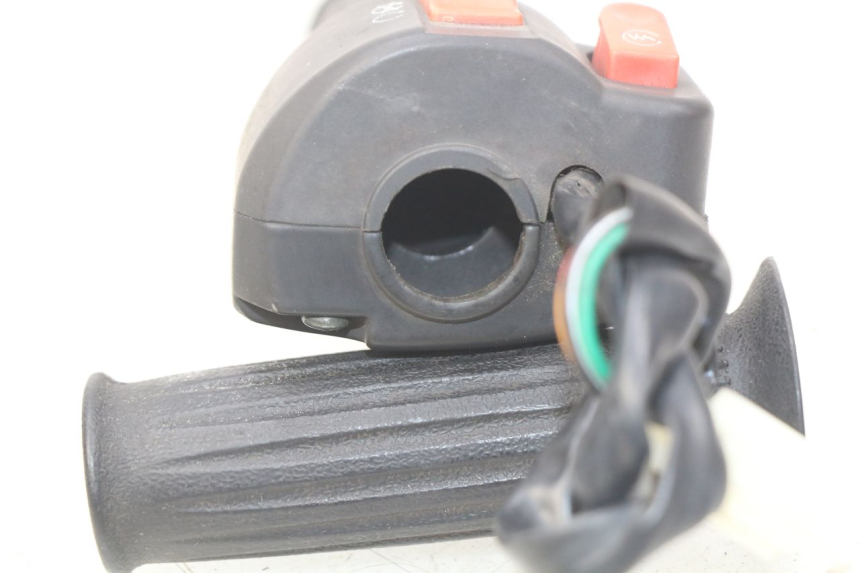 photo de PRZEŁĄCZNIK PRAWY JM MOTORS SC 4T 50 (2012 - 2017) - Zoom stanu zużycia