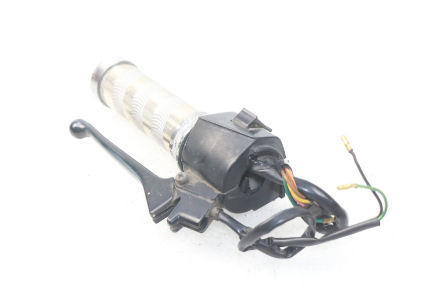 photo de PRZEŁĄCZNIK PRAWY PEUGEOT SC 50 (1988 - 1992) - Zbliżenie techniczne