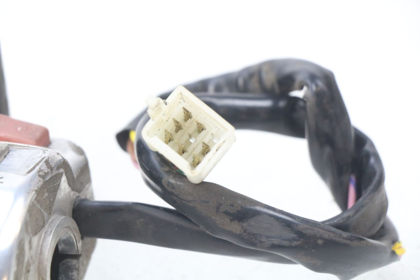 photo de PRZEŁĄCZNIK PRAWY KYMCO SENTO 50 (2008 - 2013) - Punkty mocowania