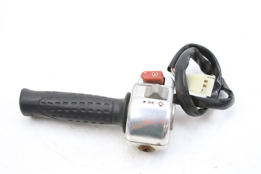 photo de PRZEŁĄCZNIK PRAWY KYMCO SENTO 100 (2008 - 2013) - Inny kąt widzenia