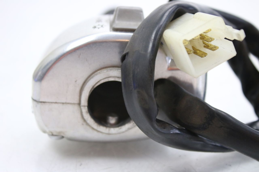 photo de PRZEŁĄCZNIK PRAWY KYMCO SENTO 100 (2008 - 2013) - Punkty mocowania