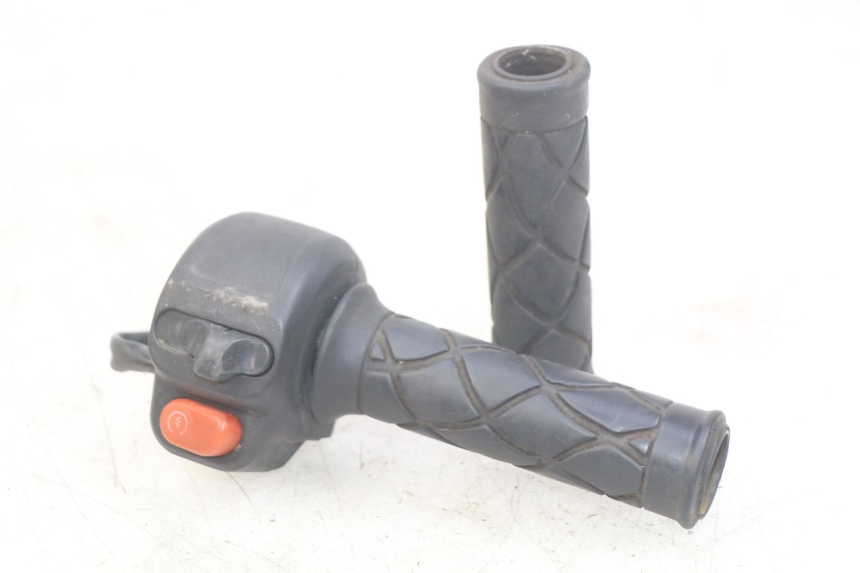 photo de PRZEŁĄCZNIK PRAWY MBK SKYLINER 125 (1998 - 2001) - Widok główny