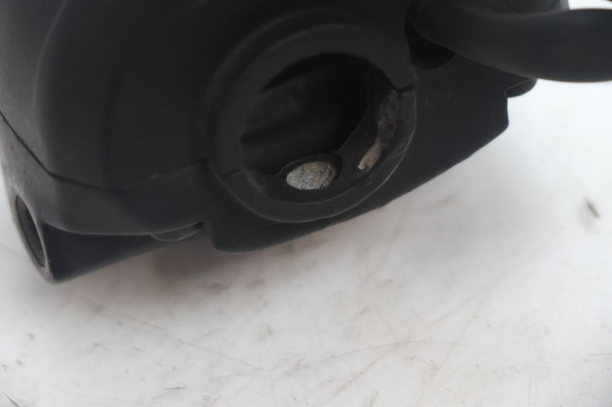 photo de PRZEŁĄCZNIK PRAWY PEUGEOT SPEEDFIGHT 2 AC 50 (2000 - 2009) - Zbliżenie techniczne