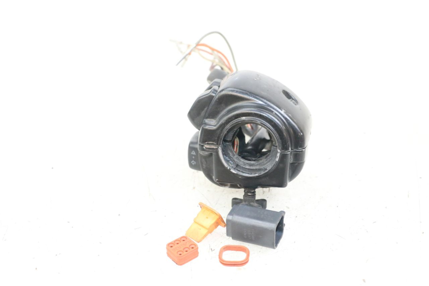 photo de PRZEŁĄCZNIK PRAWY HARLEY DAVIDSON SPORTSTER XL CUSTOM 1200 (2003 - 2004) - Inny kąt widzenia