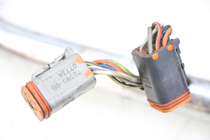 photo de PRZEŁĄCZNIK PRAWY HARLEY DAVIDSON SPORTSTER XL CUSTOM 1200 (2003 - 2004) - Część sprawdzona