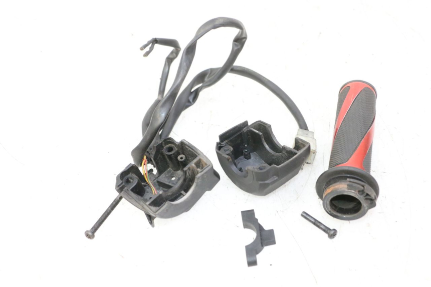 photo de PRZEŁĄCZNIK PRAWY APRILIA SR R 2T LC 50 (2018 - 2021) - Szczegół części