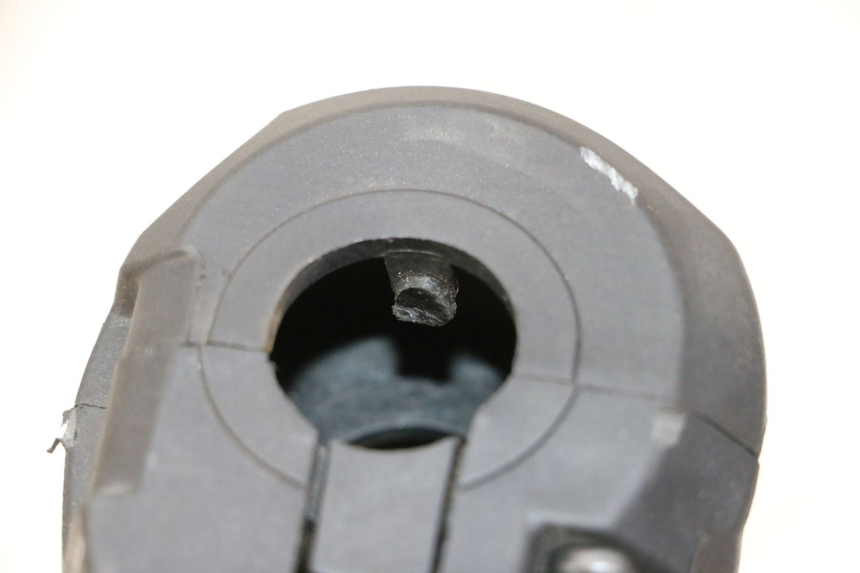 photo de PRZEŁĄCZNIK PRAWY APRILIA SR R 2T LC 50 (2018 - 2021) - Zoom stanu zużycia