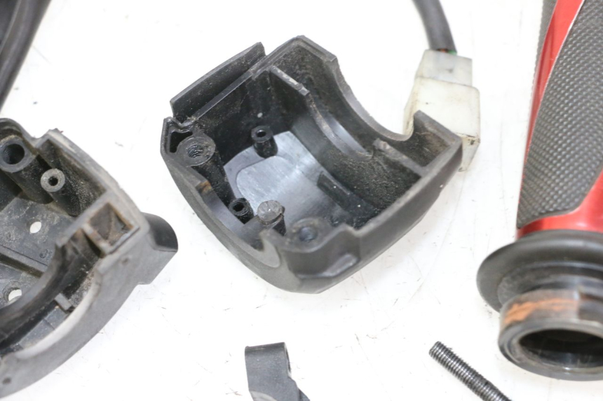 photo de PRZEŁĄCZNIK PRAWY APRILIA SR R 2T LC 50 (2018 - 2021) - Część sprawdzona