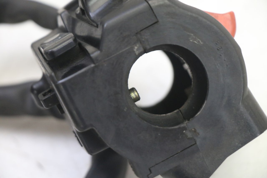 photo de PRZEŁĄCZNIK PRAWY HONDA ST PAN EUROPEAN 1300 (2002 - 2013) - Widok ogólny