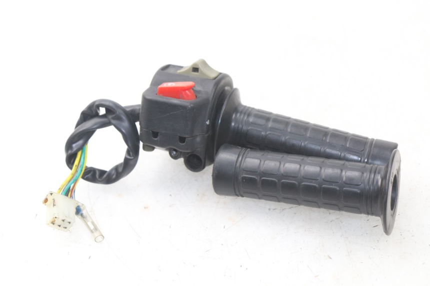 photo de PRZEŁĄCZNIK PRAWY FYM STRADA 50 (2007 - 2014) - Szczegół części