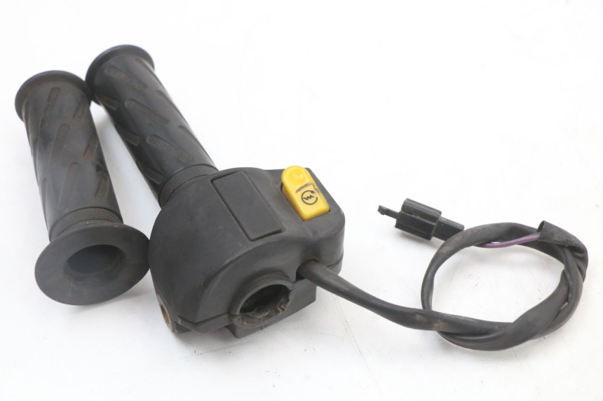 photo de PRZEŁĄCZNIK PRAWY PEUGEOT STREETZONE 2T 50 (2014 - 2019) - Zbliżenie techniczne