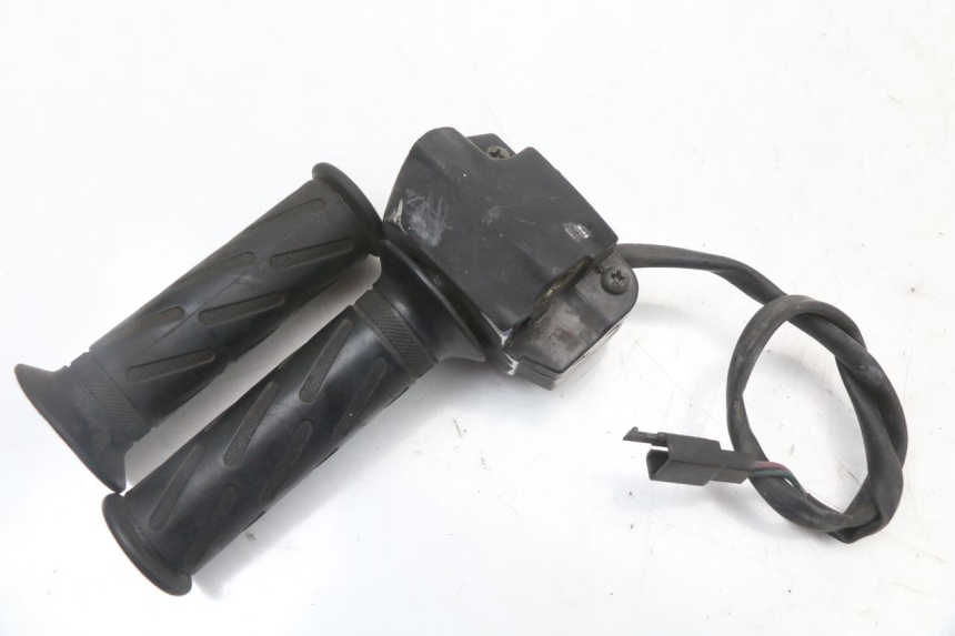 photo de PRZEŁĄCZNIK PRAWY PEUGEOT STREETZONE 2T 50 (2014 - 2019) - Widok ogólny