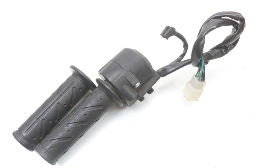 photo de PRZEŁĄCZNIK PRAWY KYMCO SUPER 8 4T 50 (2021 - 2024) - Widok ogólny